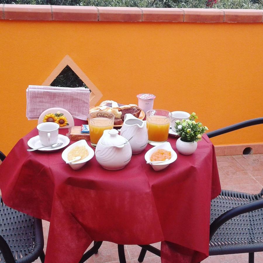 B&B Il Girasole SantʼAnna Arresi Dış mekan fotoğraf