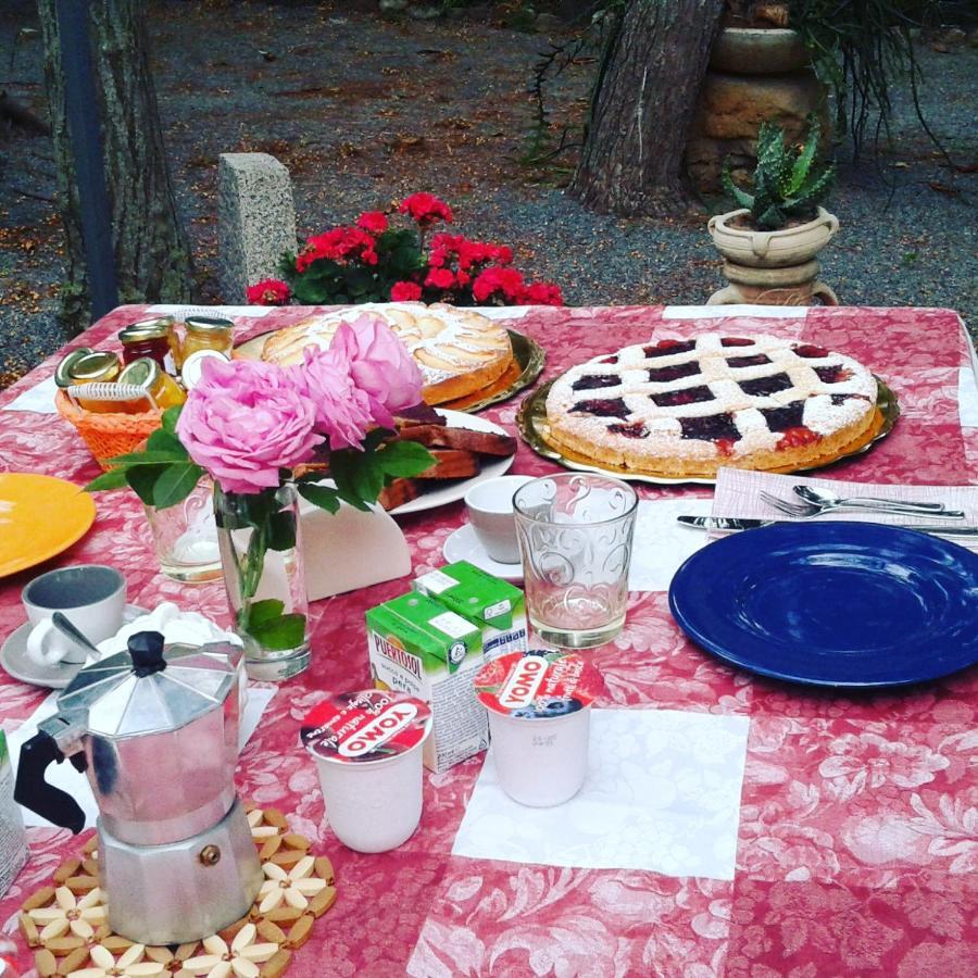 B&B Il Girasole SantʼAnna Arresi Dış mekan fotoğraf