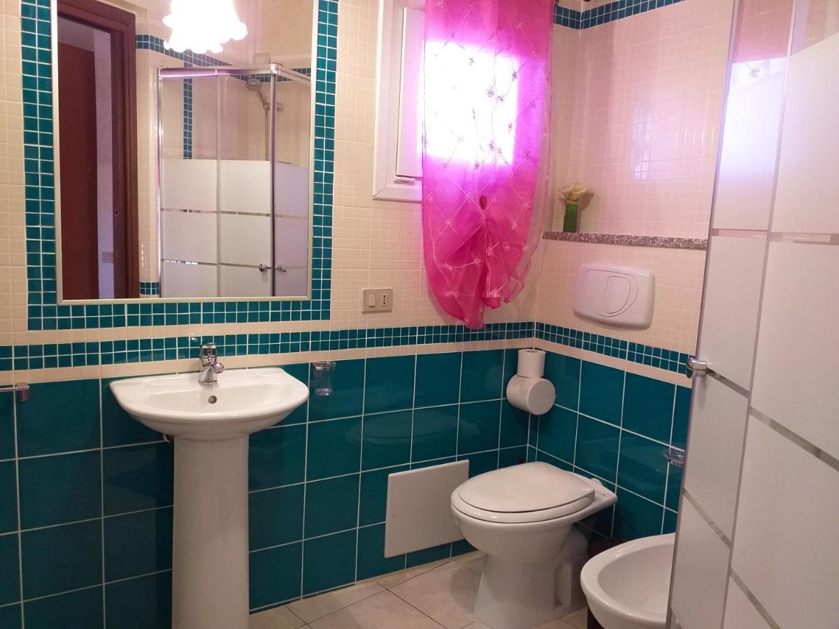 B&B Il Girasole SantʼAnna Arresi Dış mekan fotoğraf