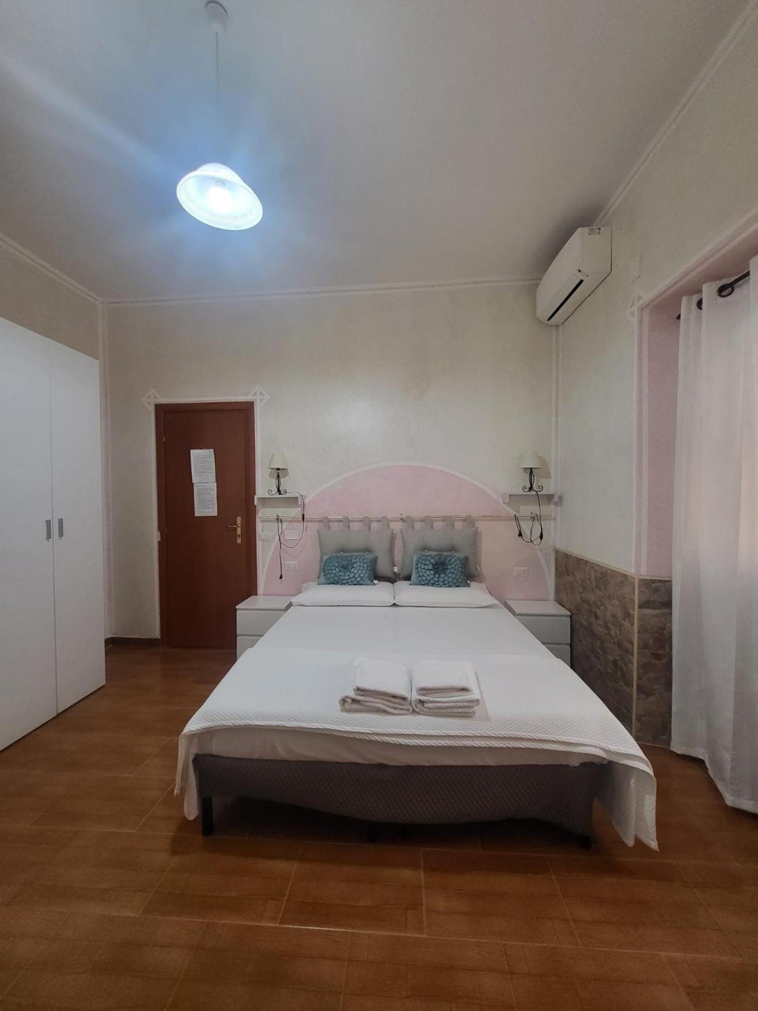 B&B Il Girasole SantʼAnna Arresi Dış mekan fotoğraf